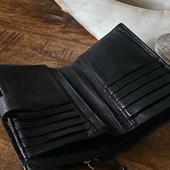 Bottega Veneta black woven wallet - Picture 2 of 10